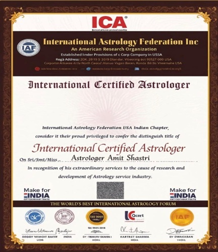 Astrologer Amit Shastri